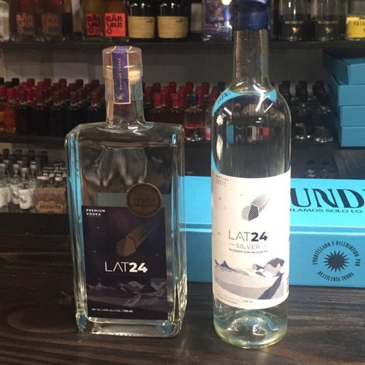Vodka artesanal chileno - meteorito, desierto de Atacama - lat24 silver